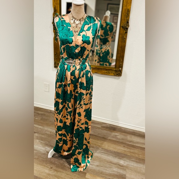 Vici Collection Marysol Wide Leg Jumpsuit Sz Small - Picture 3 of 8